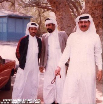 صورة قديمة يظهر فيها أبو محمد ( رئيس النادي السابق )