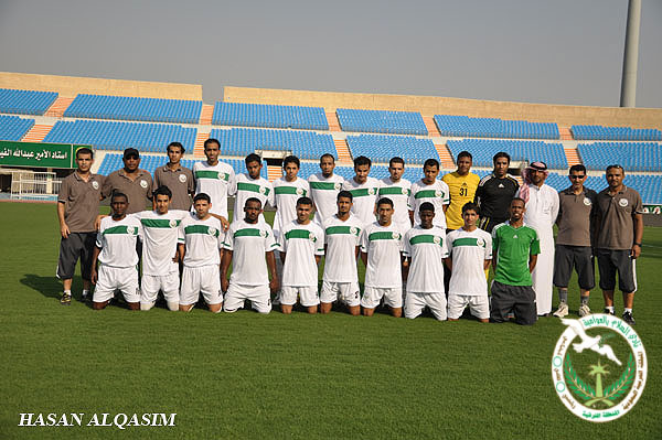 صورة جماعية للفريق
